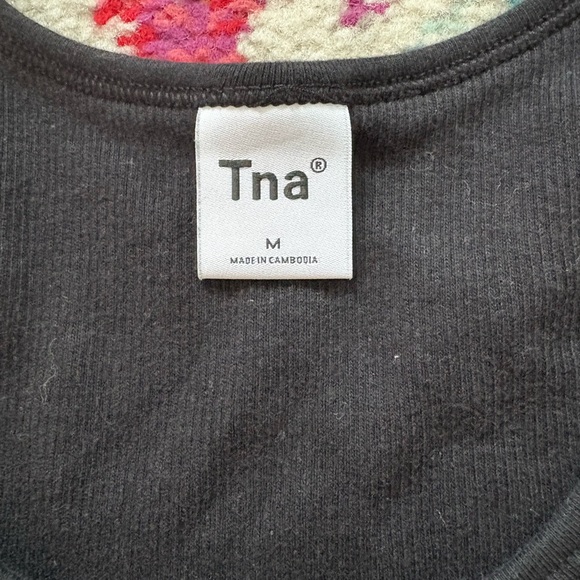 Aritzia TNA Black Ribbed Crop Tank - Picture 4 of 4